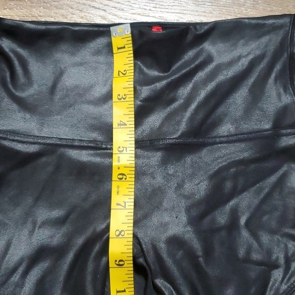 Spanx very black faux leather moto leggings - Picture 4 of 8
